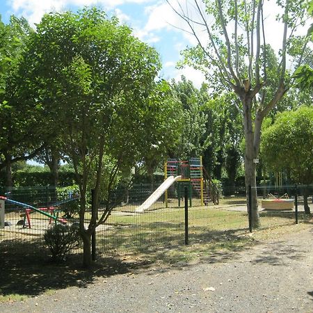 Camping Le Rebau Montblanc Exterior photo