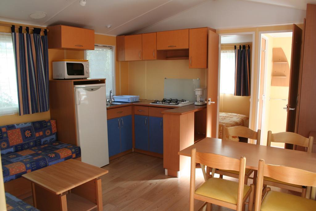 Camping Le Rebau Montblanc Exterior photo