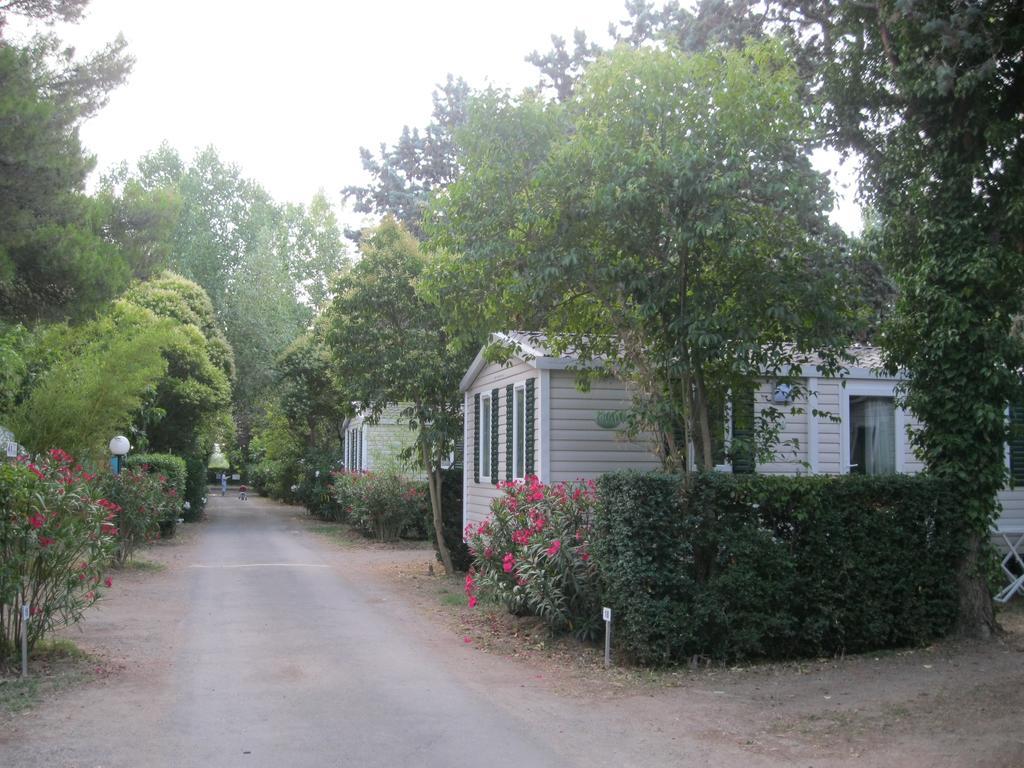 Camping Le Rebau Montblanc Exterior photo